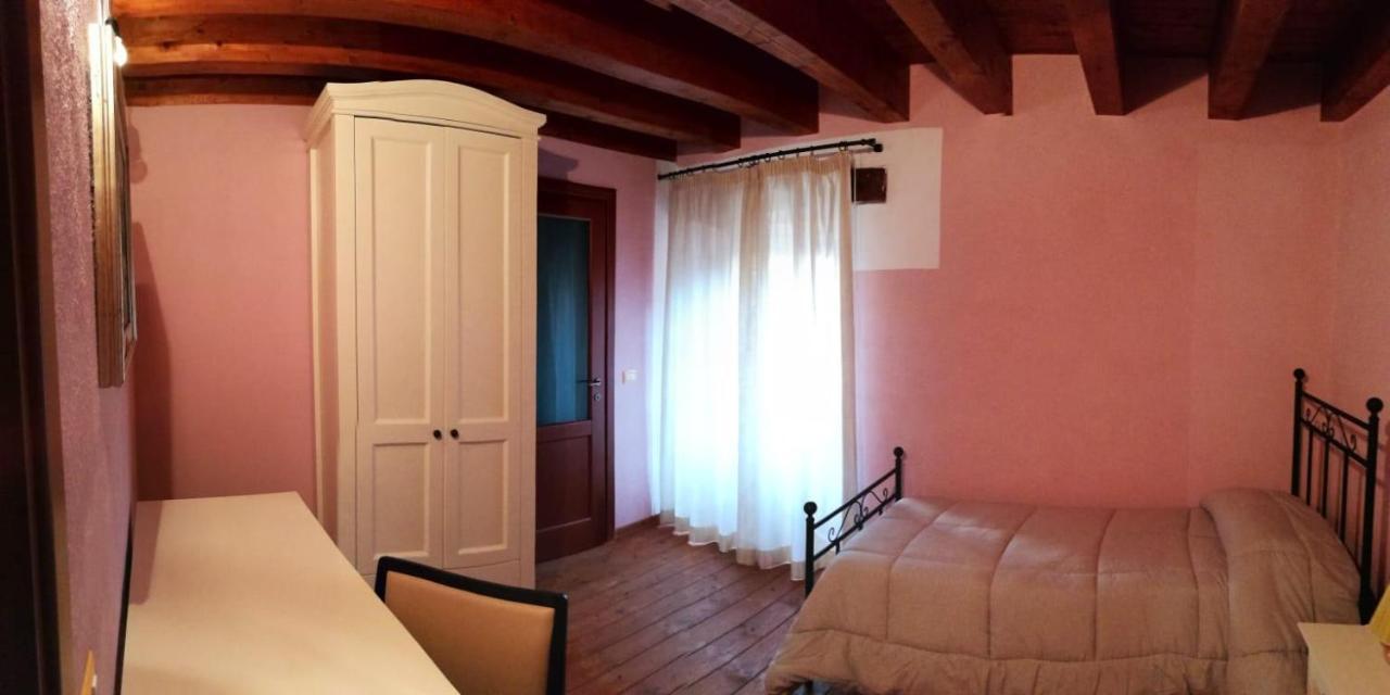 לינה וארוחת בוקר Ittireddu La Casa Del Borgo מראה חיצוני תמונה